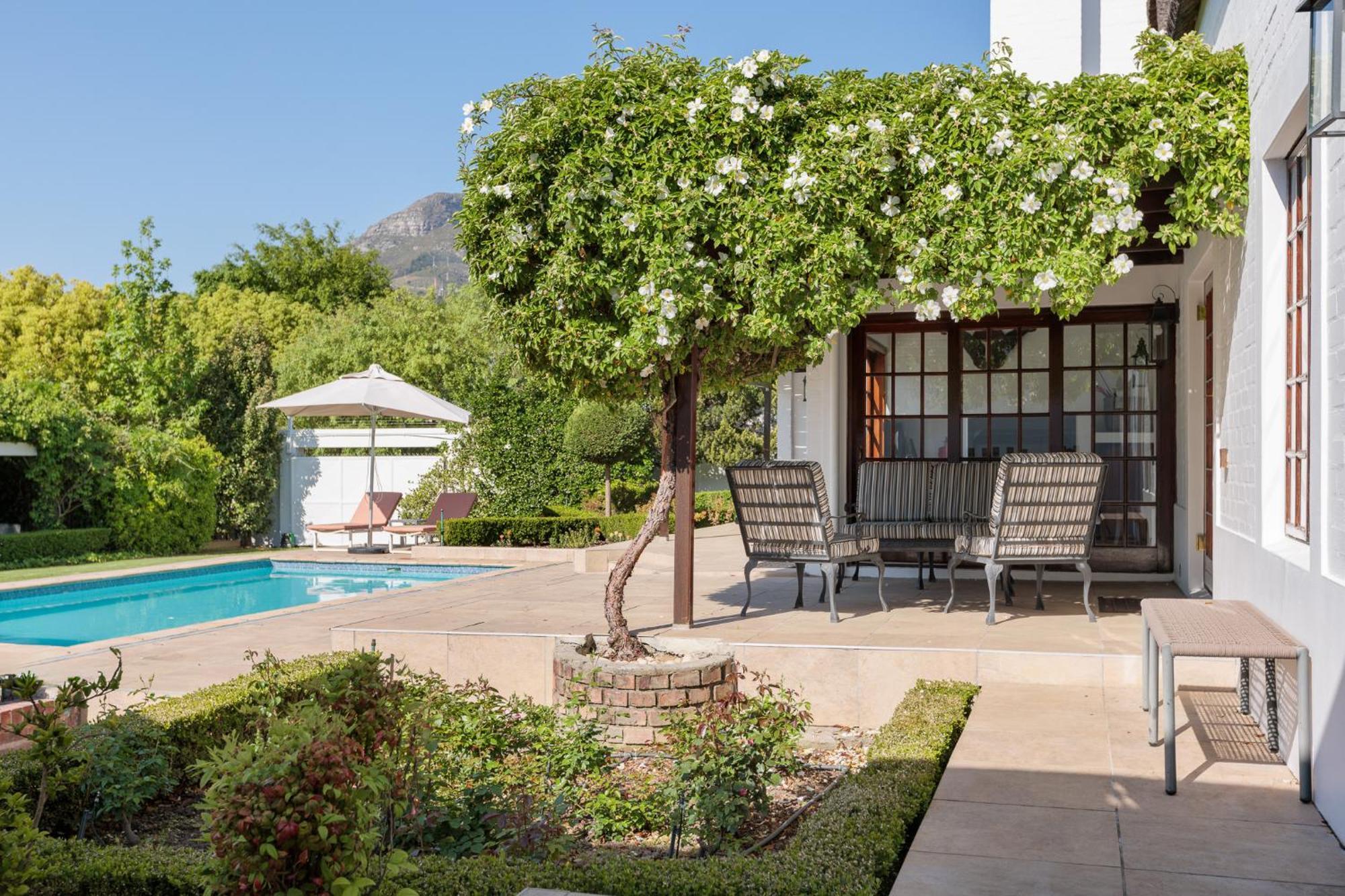 Die Rietdak - Reetdachhaus Mit Vier Schlafzimmern Cape Town Exterior foto