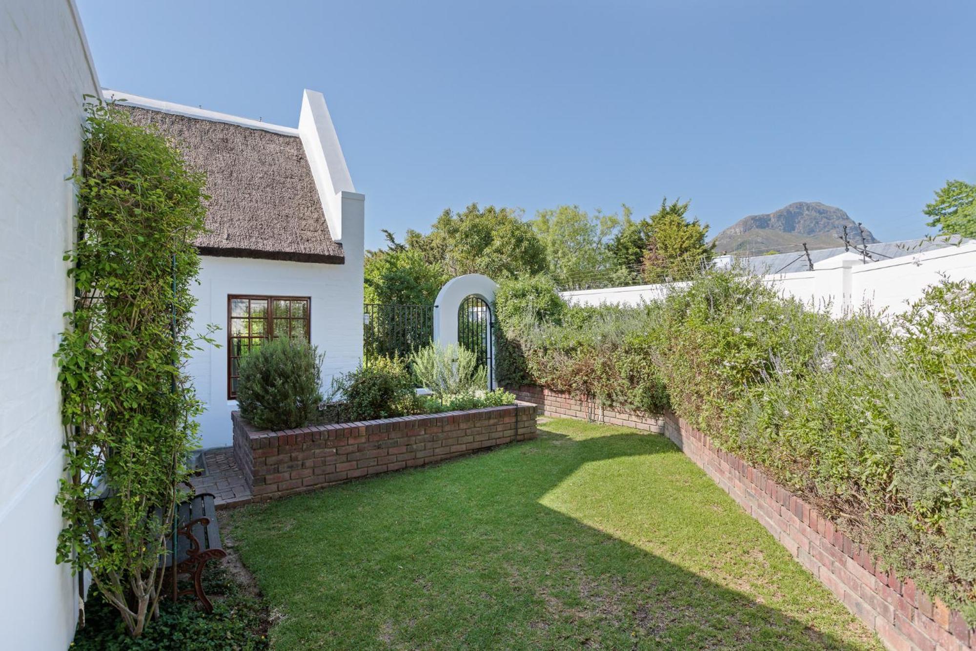 Die Rietdak - Reetdachhaus Mit Vier Schlafzimmern Cape Town Exterior foto