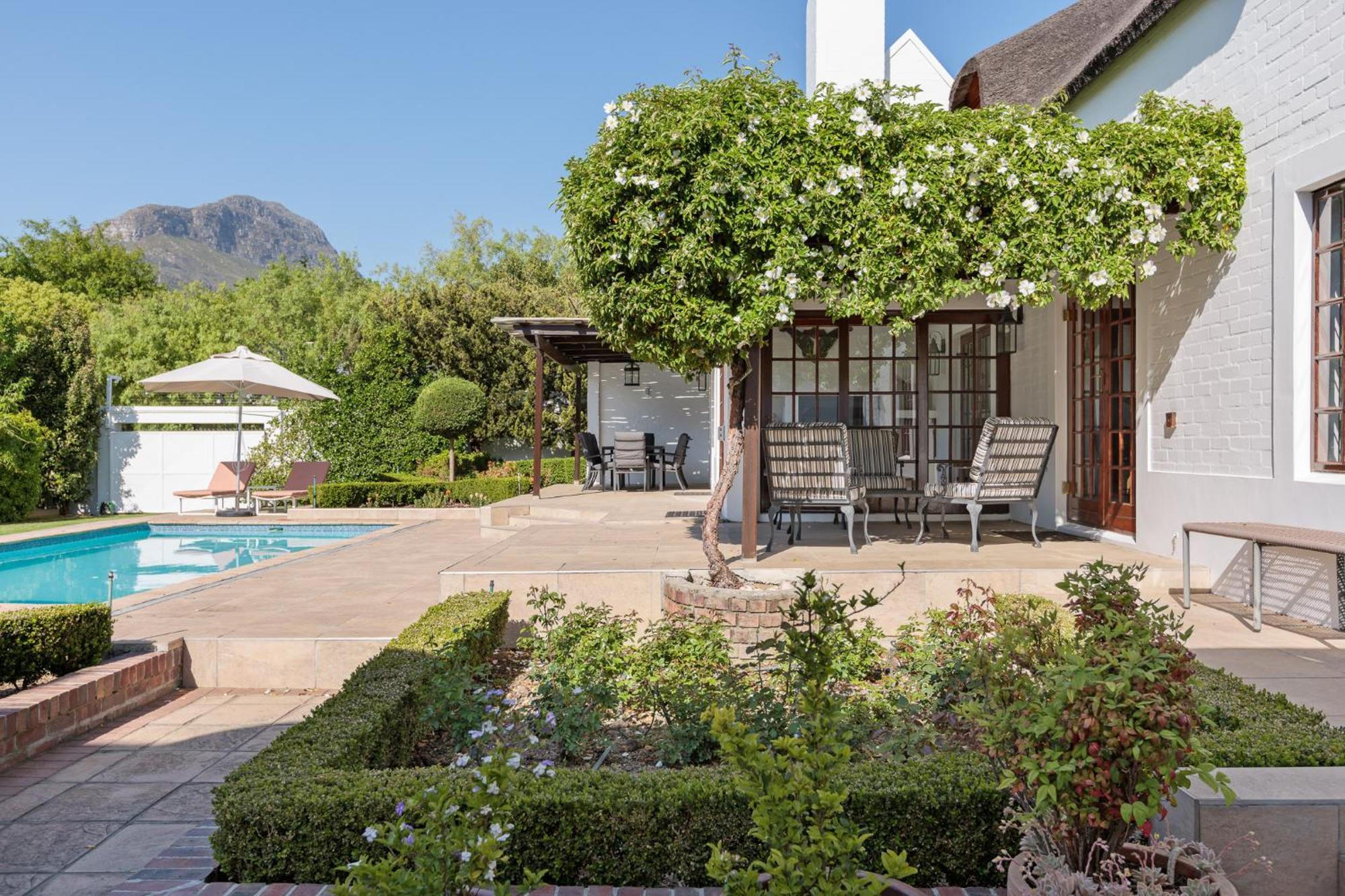 Die Rietdak - Reetdachhaus Mit Vier Schlafzimmern Cape Town Exterior foto
